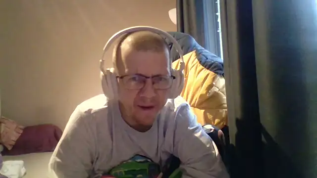 Snapshot of David250692 chatting on November 2025 09:45:01 AM David250692 online show from November 2025 09:45:01 AM