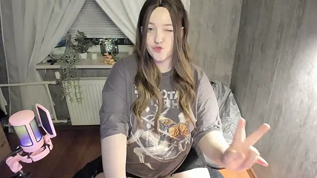 Snapshot of Sophia_Edwards chatting on February 2025 06:08:02 PM Sophia Edwards online show from February 2025 06:08:02 PM