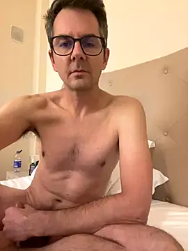 Snapshot of real6outdoors chatting on November 2025 09:54:01 PM real6outdoors online show from November 2025 09:54:01 PM