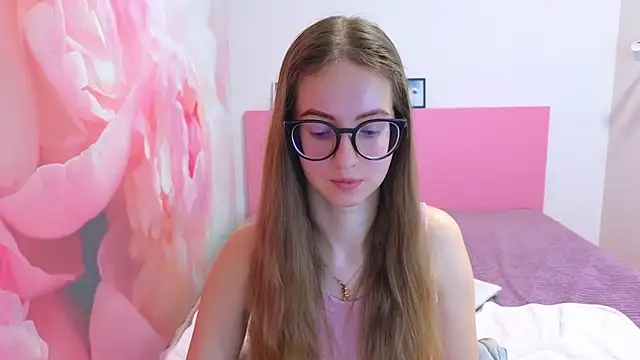 AliceAdams online show from February 2026 07:18:01 AM