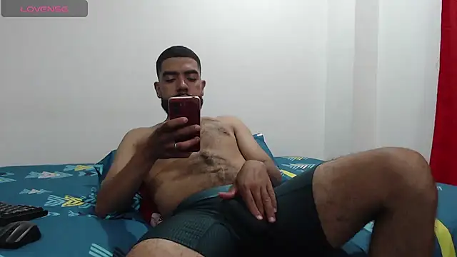 Snapshot of Aroon_Stonne chatting on July 2026 06:09:01 AM Aroon Stonne online show from July 2026 06:09:01 AM