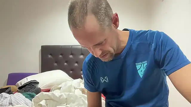 Snapshot of CamCrestXXX chatting on February 2025 12:26:02 PM CamCrestXXX online show from February 2025 12:26:02 PM