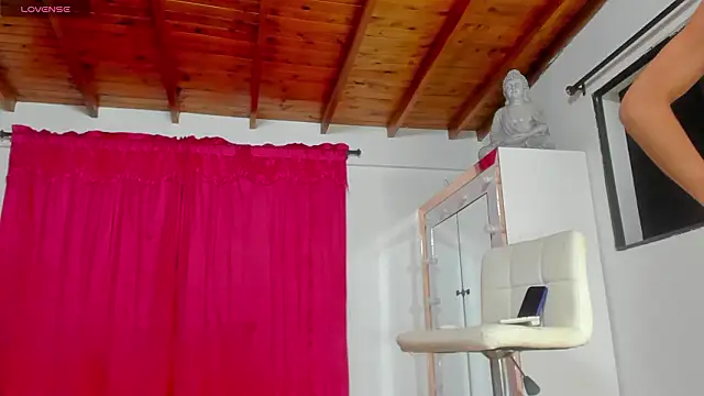 emily hornett online show from February 2026 03:18:01 AM