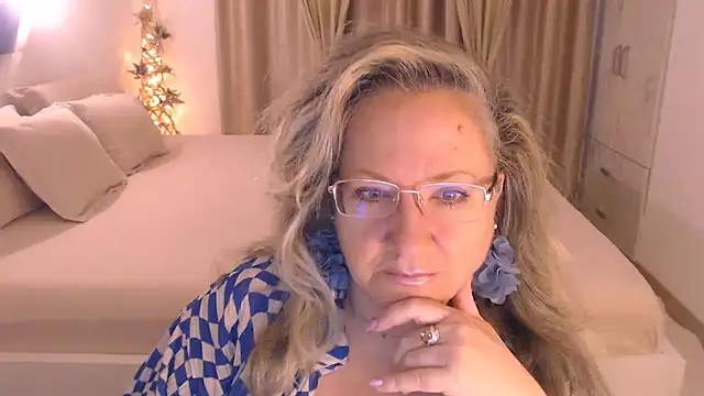 Snapshot of Raisshy chatting on October 2025 04:46:01 AM Raisshy online show from October 2025 04:46:01 AM