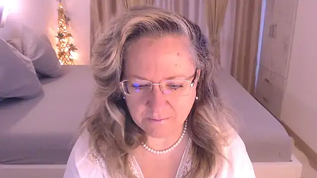 Snapshot of Raisshy chatting on November 2025 06:40:02 AM Raisshy online show from November 2025 06:40:02 AM