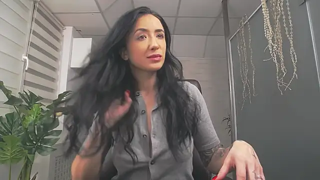 Snapshot of GlamKate chatting on December 2025 04:28:02 AM GlamKate online show from December 2025 04:28:02 AM