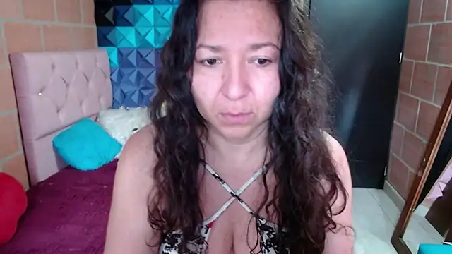 katifoxx online show from January 2025 03:08:02 PM