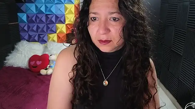 katifoxx online show from November 2025 03:55:01 PM