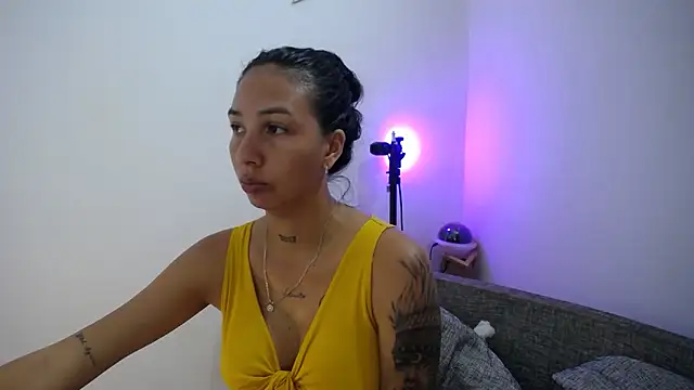 Allyson Smith online show from December 2024 07:43:01 PM