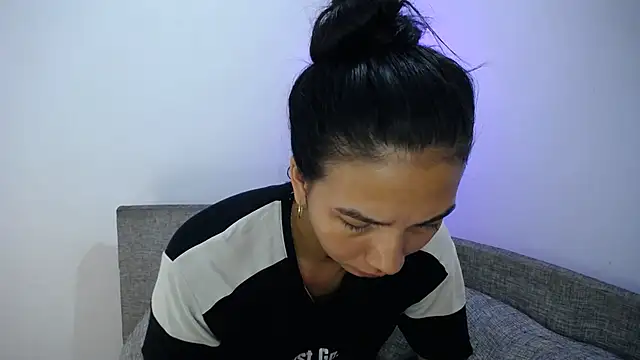 Allyson Smith online show from January 2025 11:06:01 PM