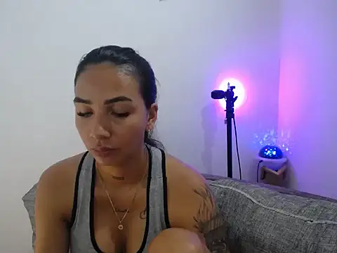 Allyson Smith online show from February 2025 10:30:02 PM