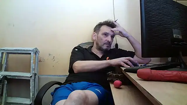 Snapshot of dundyFocus chatting on April 2026 09:57:02 AM dundyFocus online show from April 2026 09:57:02 AM