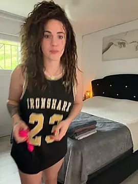 Clara-xoxo online show from February 2026 11:06:02 AM