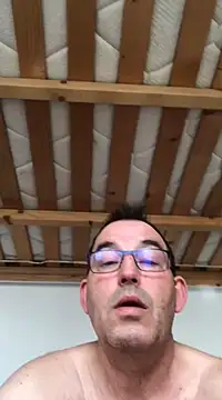 Snapshot of Lentbulant chatting on March 2025 10:24:01 AM Lentbulant online show from March 2025 10:24:01 AM