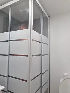 Snapshot of Lentbulant chatting on September 2025 06:20:01 PM Lentbulant online show from September 2025 06:20:01 PM