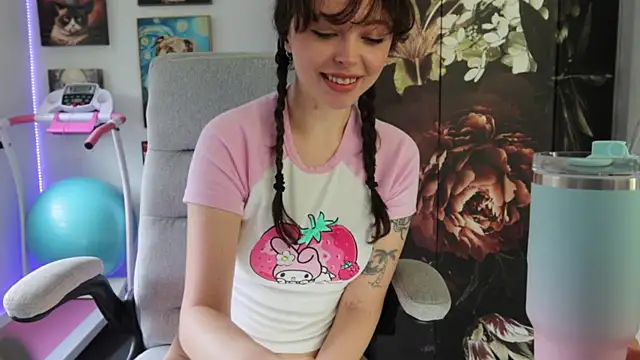 Snapshot of makiyahbelle chatting on February 2025 04:10:01 AM makiyahbelle online show from February 2025 04:10:01 AM