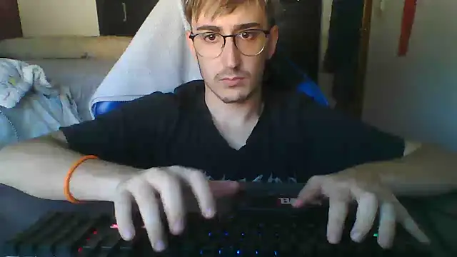 Troycm online show from October 2025 01:53:01 PM