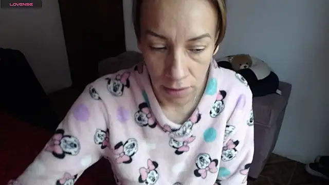 cristin doll  online show from October 2025 04:35:02 PM