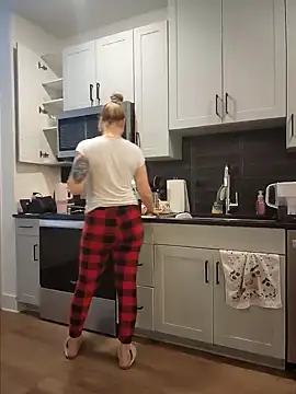 HollyTattoo online show from January 2025 02:00:02 PM