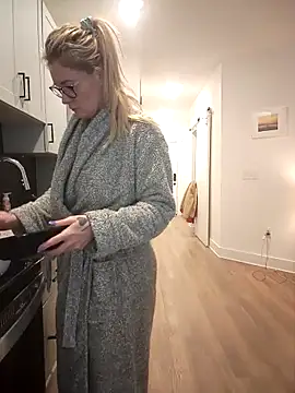 HollyTattoo online show from February 2025 06:54:02 PM