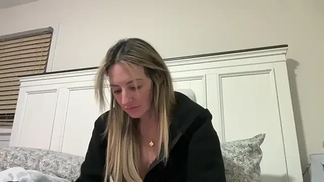 Snapshot of AmandaStarryNight chatting on February 2026 03:47:02 AM AmandaStarryNight online show from February 2026 03:47:02 AM