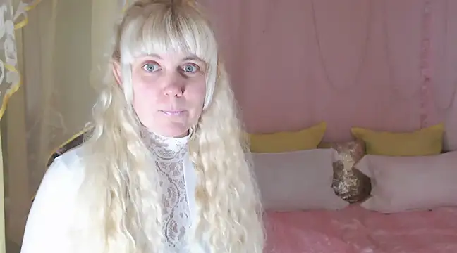 SunnySylvia online show from December 2024 05:26:02 PM