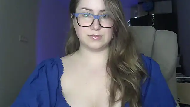 Snapshot of SeasonalSomeone chatting on May 2026 09:42:02 PM SeasonalSomeone online show from May 2026 09:42:02 PM