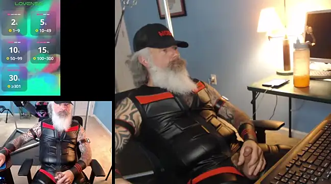 Snapshot of njdbear chatting on December 2024 09:48:01 PM njdbear online show from December 2024 09:48:01 PM