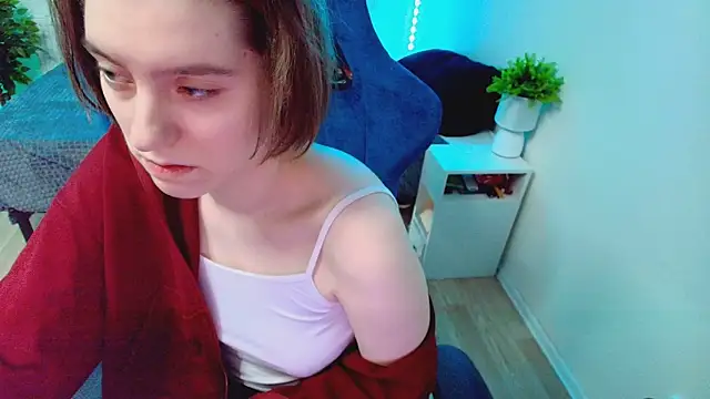 Snapshot of CranberryHot chatting on November 2025 04:34:02 AM CranberryHot online show from November 2025 04:34:02 AM