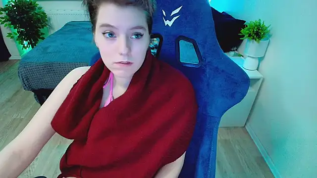 Snapshot of CranberryHot chatting on December 2025 08:19:02 AM CranberryHot online show from December 2025 08:19:02 AM