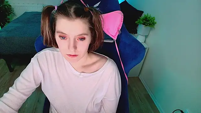 Snapshot of CranberryHot chatting on December 2025 07:53:02 PM CranberryHot online show from December 2025 07:53:02 PM