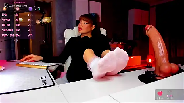 Miss kay1111 online show from April 2026 06:10:01 PM