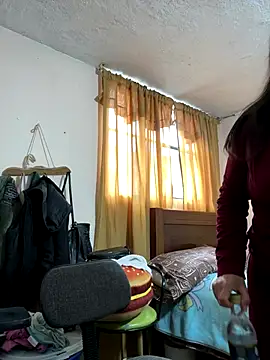 latinfemale online show from November 2025 09:13:02 PM