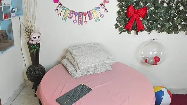 DestinyHills online show from April 2026 12:31:01 PM