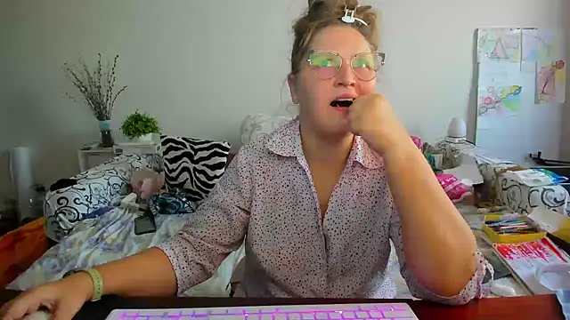 Snapshot of IamYourNarcotic chatting on November 2025 12:37:01 PM IamYourNarcotic online show from November 2025 12:37:01 PM