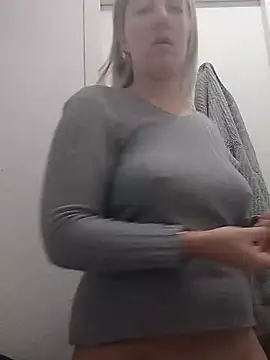 Snapshot of Mllesha74000 chatting on December 2024 12:14:02 PM Mllesha74000 online show from December 2024 12:14:02 PM