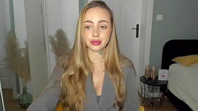 sexyCoralie online show from March 2026 12:05:01 PM