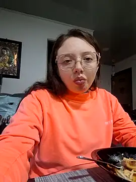 linda-schmidt online show from November 2025 10:19:02 PM