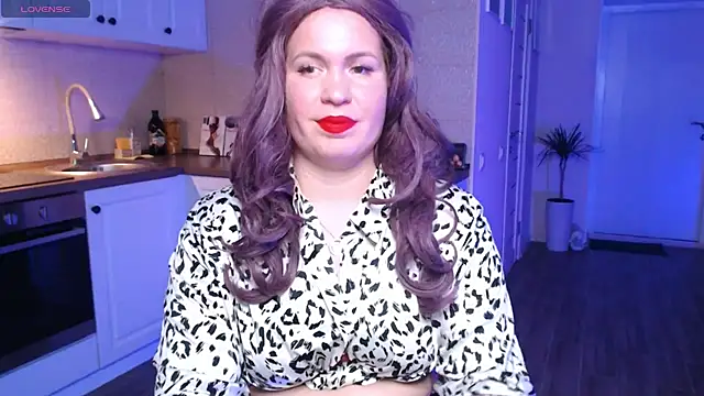 Snapshot of HotTiffani chatting on January 2025 03:18:01 PM HotTiffani online show from January 2025 03:18:01 PM