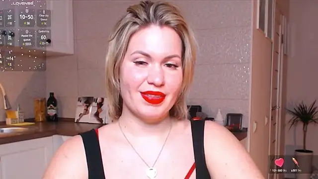 Snapshot of HotTiffani chatting on February 2025 02:35:02 PM HotTiffani online show from February 2025 02:35:02 PM