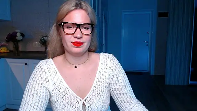 Snapshot of HotTiffani chatting on September 2025 06:31:02 PM HotTiffani online show from September 2025 06:31:02 PM