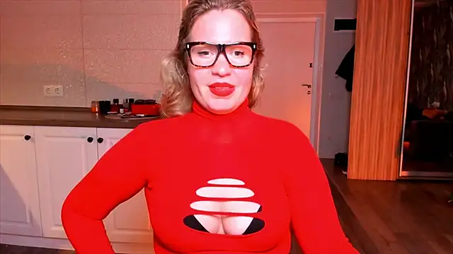 Snapshot of HotTiffani chatting on October 2025 05:55:02 PM HotTiffani online show from October 2025 05:55:02 PM