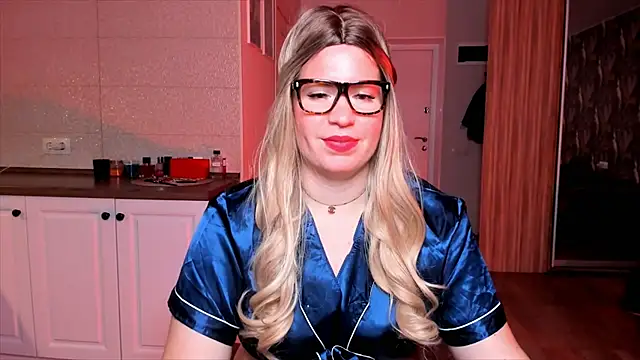 Snapshot of HotTiffani chatting on October 2025 05:52:01 AM HotTiffani online show from October 2025 05:52:01 AM