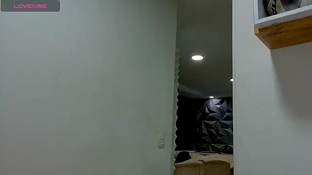 jerryandjessica online show from April 2026 11:19:02 PM