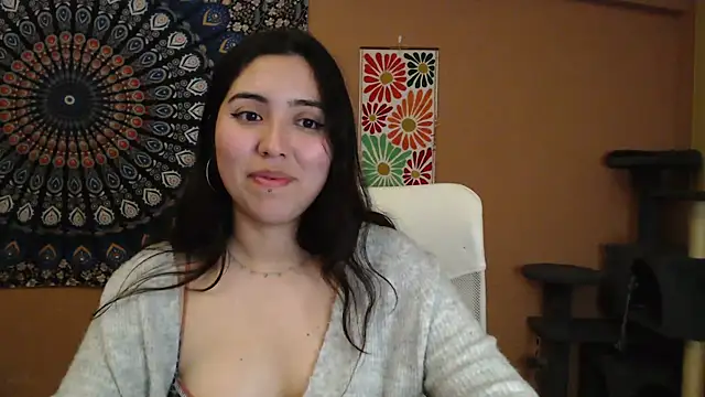 Snapshot of IntimateTales chatting on January 2025 07:54:01 PM IntimateTales online show from January 2025 07:54:01 PM