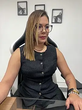 Snapshot of KellyBrooklyn_ chatting on March 2025 12:17:01 PM KellyBrooklyn online show from March 2025 12:17:01 PM