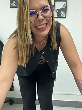 Snapshot of KellyBrooklyn_ chatting on March 2025 03:24:02 PM KellyBrooklyn online show from March 2025 03:24:02 PM