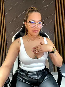 Snapshot of KellyBrooklyn_ chatting on September 2025 02:39:02 PM KellyBrooklyn online show from September 2025 02:39:02 PM