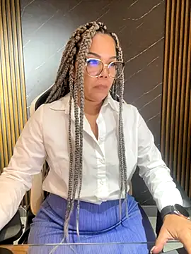 Snapshot of KellyBrooklyn_ chatting on October 2025 01:11:01 PM KellyBrooklyn online show from October 2025 01:11:01 PM