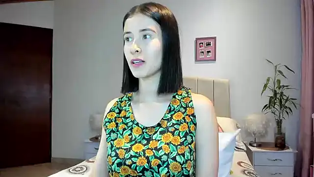 Snapshot of macarena_vallejo chatting on January 2025 01:58:01 AM macarena vallejo online show from January 2025 01:58:01 AM